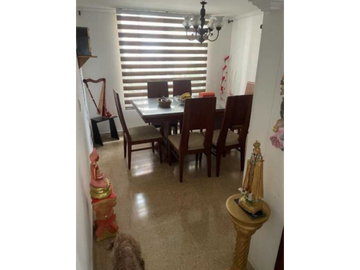 SE VENDE CASA EN LOMA DE LOS BERNAL UNIDAD COMPLETA