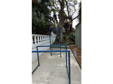 SE VENDE CASA EN LOMA DE LOS BERNAL UNIDAD COMPLETA