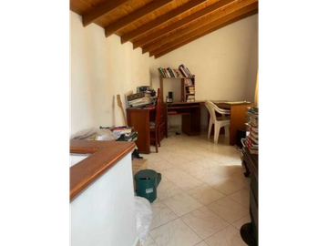 SE VENDE CASA EN LOMA DE LOS BERNAL UNIDAD COMPLETA