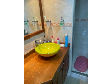 SE VENDE CASA EN LOMA DE LOS BERNAL UNIDAD COMPLETA