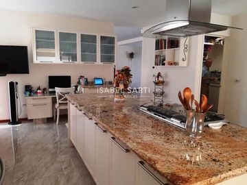CASA EN VENTA EN JURIQUILLA D509