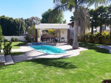 CASA EN VENTA EN JURIQUILLA D509