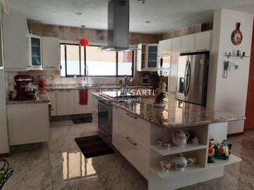 CASA EN VENTA EN JURIQUILLA D509
