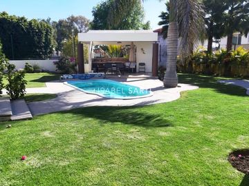 CASA EN VENTA EN JURIQUILLA D509