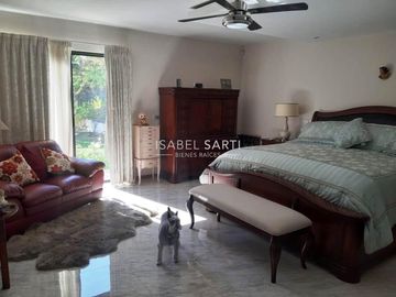 CASA EN VENTA EN JURIQUILLA D509