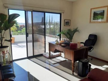 CASA EN VENTA EN JURIQUILLA D509