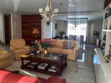 CASA EN VENTA EN JURIQUILLA D509