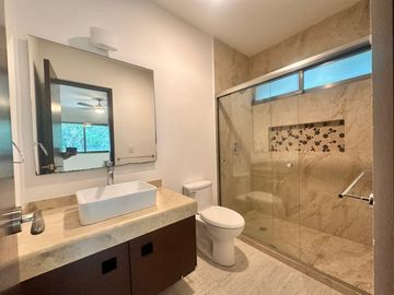 CASA EN VENTA EN RESIDENCIAL CUMBRES