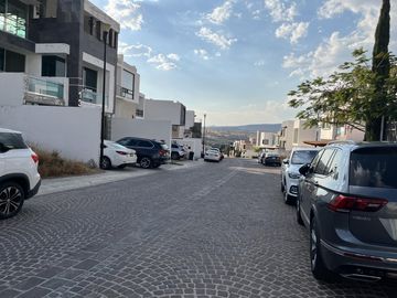 Terreno en Fraccionamiento Cumbres del Lago