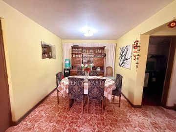 Excelente oportunidad:Casa esquina con local comercial en San Miguel