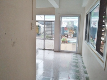 Apartment for sale, 4 floors, 2 buildings, Mueang Surat Thani District.