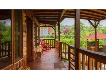 EN VENTA CHALET AMOBLADO SECTOR LA FLORIDA (IN-380)