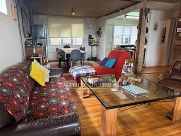 Casa en venta a pasos del Cerro de Cruz, incluye 3 departamentos para arriendo, Punta Arenas.