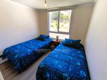 Ubicación y comodidad: Departamento amoblado a 30 m de la playa | Condominio moderno en Papudo