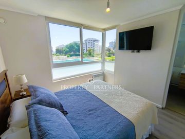 Ubicación y comodidad: Departamento amoblado a 30 m de la playa | Condominio moderno en Papudo