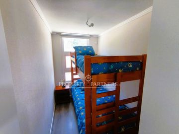 Ubicación y comodidad: Departamento amoblado a 30 m de la playa | Condominio moderno en Papudo