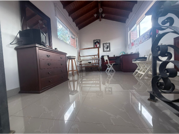 SE VENDE CASA EN LA MOTA
