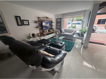 SE VENDE CASA EN LA MOTA