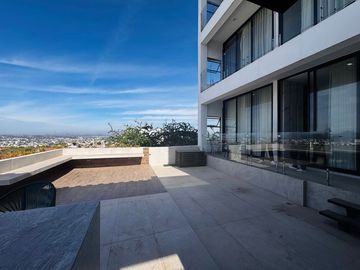 Departamento amueblado con Vista y Terraza privada