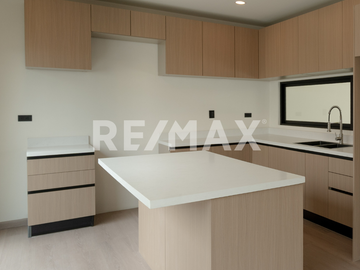 CASA EN VENTA EN CALIME RESIDENCIAL, PLAYAS DE TIJUANA, TIJUANA B.C.