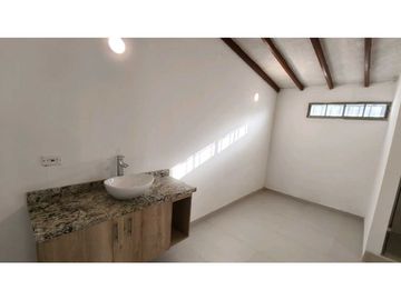 Amplia Casa Remodelada cerca al mar del Rodadero - 005
