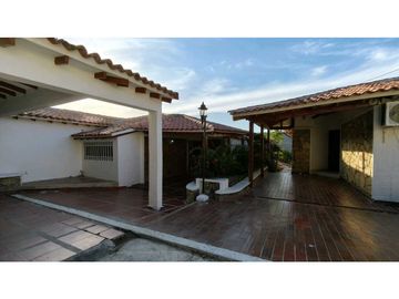 Amplia Casa Remodelada cerca al mar del Rodadero - 005
