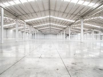 Bodega en Tultitlan 2,781 m2 con acceso a trailer 9 metros de altura