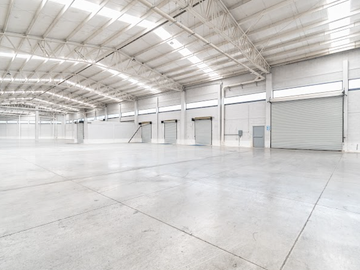 Bodega en Tultitlan 2,781 m2 con acceso a trailer 9 metros de altura