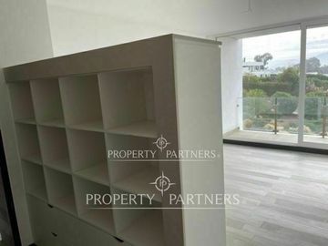 Moderno departamento de 3 pisos en Marbella