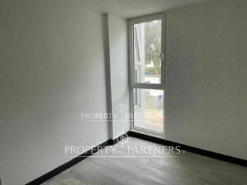 Moderno departamento de 3 pisos en Marbella