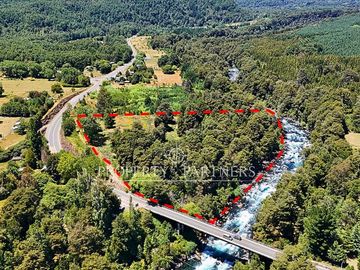 Exclusivo terreno con mas de 170 mt de orilla de río Fuy