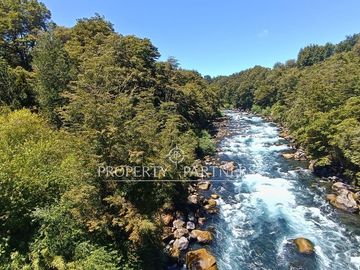 Exclusivo terreno con mas de 170 mt de orilla de río Fuy