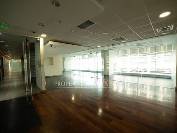 Espectacular oficina en Las Condes (0,62 UF/m2)