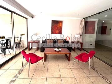 Se vende cómodo departamento en Avda Las Condes 12725 con oficina en 1er piso