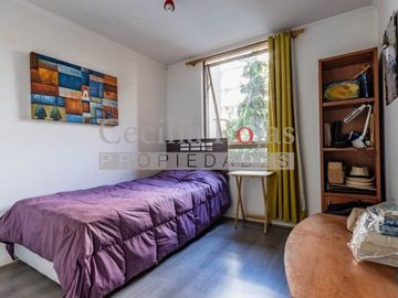 Se vende cómodo departamento en Avda Las Condes 12725 con oficina en 1er piso
