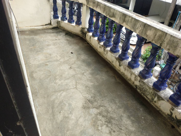 2-story commercial building, good location, near Rat Bamrung Road, Soi 11, convenient travel, near important places.