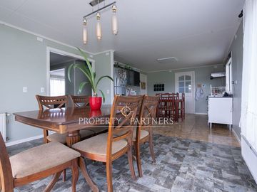 Hermosa casa en el campo, cerca de la ciudad y del Estrecho de Magallanes