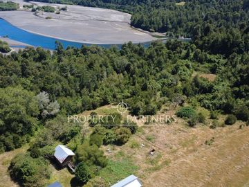 Se venden 8,7 hectáreas con 240 metros de orilla Río Petrohué,  Ralún
