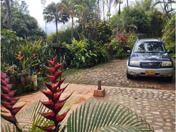 Vendo acogedora casa campestre cerca a Cristo Rey en Cali