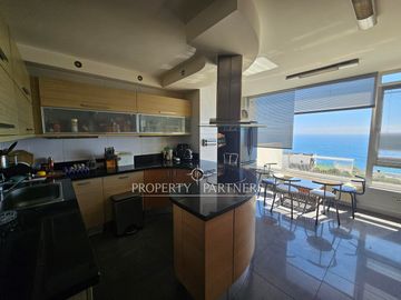 Gran departamento con vista despejada al mar en exclusivo sector de Reñaca