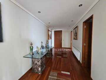 Gran departamento con vista despejada al mar en exclusivo sector de Reñaca
