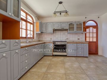 Se vende Casa Amplia Perfecta para  Empresa, Sector Centro Sur