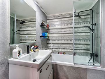 Acogedora casa completamente remodelada en Los Domínicos.