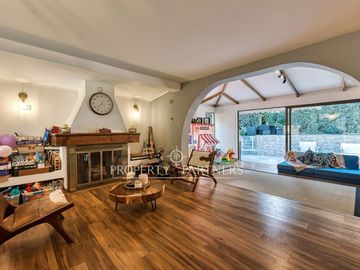 Acogedora casa completamente remodelada en Los Domínicos.