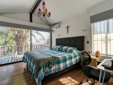 Acogedora casa completamente remodelada en Los Domínicos.