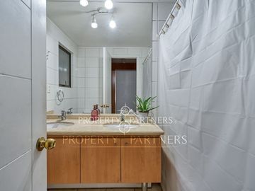 Amplia Casa en venta dentro de Condominio, Peñalolén