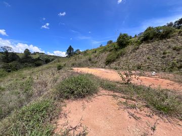 LOTE EN PARCELACI´ON ENTRE SAN ANTONIO Y LA CEJA