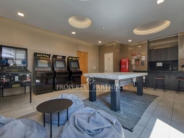 Moderno departamento de 2 dormitorios estilo mariposa en Plaza Egaña