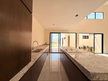 CASA EN VENTA DE UNA PLANTA EN DZITYÁ, CON ALBERCA Y 3 HABITACIONES