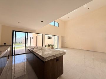 CASA EN VENTA DE UNA PLANTA EN DZITYÁ, CON ALBERCA Y 3 HABITACIONES